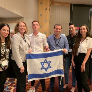 בניית גשרים לתעסוקה: תלמידי אורט אלון יוקנעם בכנס בינלאומי בארה”ב