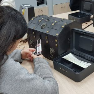 חדר בריחה בנושא חינוך פיננסי לתלמידי אורט סינגאלובסקי