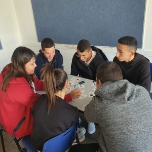 תלמידי ניהול וכלכלה באורט קרית מוצקין בלמידה אחרת