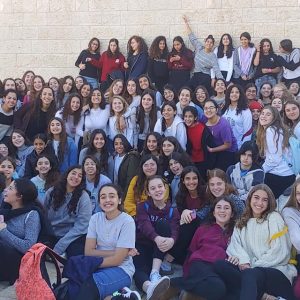 תלמידות אולפנות אורט שלהבת שוהם במופע “צמאה”