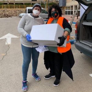 מורי אורט ערד נרתמו לסייע בחלוקת ארוחות לקשישים