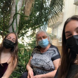 תלמידי אורט קרית ביאליק מציינים את יום השואה הבינלאומי