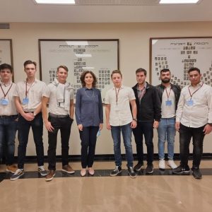 קבוצת אקוטק מאורט גבעת רם מציגה בפני השרה להגנת הסביבה אפליקצית מיחזור