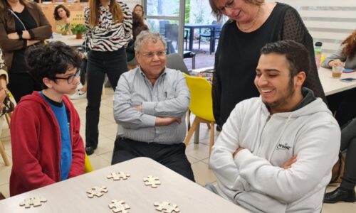 מנכ”ל אורט, צבי פלג, בליווי מטה הרשת בביקור בבתי הספר של אורט בנתניה