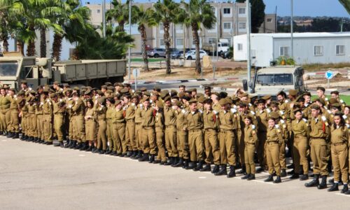“אני נשבע, אני נשבעת” – כיתות טו”ב באורט מצטרפות אל חיל הטכנולוגיה והאחזקה