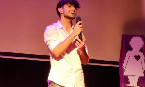 מה בין מוסיקה, היסטוריה ואנגלית? מנהרת הזמן – ערב כשרונות באנגלית באורט כרמי גת
