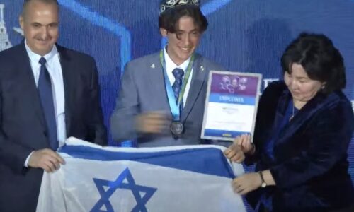 אלוף! מדליית כסף לתלמיד אורט גן יבנה באולימפידת הכימיה בקזחסטאן