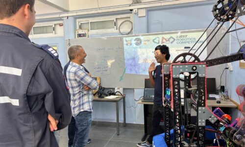 ראש אגף הכשרות במשרד העבודה בביקור בתיכון ומכללה להנדסה ותעופה אורט תל נוף