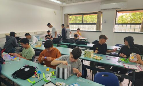 אחווה אורטית – מכללת אורט הרמלין ארחה את תלמידי אורט מעלות ליום הפוגה מלא בסדנאות חוויתיות מבית מפ”ה