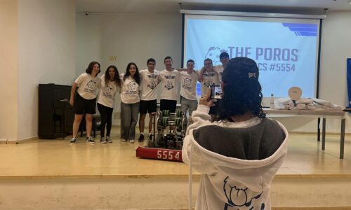 אלופת המחוז ברובוטיקה – The Poros Robotics #5554 מאורט לבוביץ נתניה החוגגת עשור להקמתה