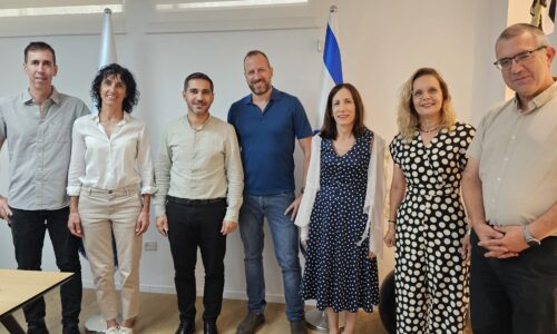 פדגוגיה יישובית – הנהגות רשת אורט ישראל ועיריית יבנה בוחנות קידום מרחבי למידה חדשניים לתלמידי העיר