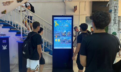 ראשונים בישראל – תלמידי אורט מלטון בת ים יפיקו את התוכן הדיגיטלי למסכי הענק שהוצבו במרחבי ביה”ס