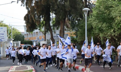 “הן בכל דור יקום הגיבור גואל העם” – תלמידי אורט במרוצי לפיד והנצחת סיפורי גבורה כהצדעה לחוסן הישראלי
