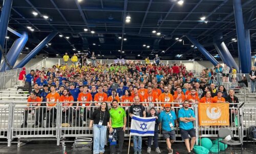 גאווה אורטית כחול לבן – פרס השופטים בתחרות הרובוטיקה העולמית ביוסטון לנבחרת הרובוטיקה של אורט ערד