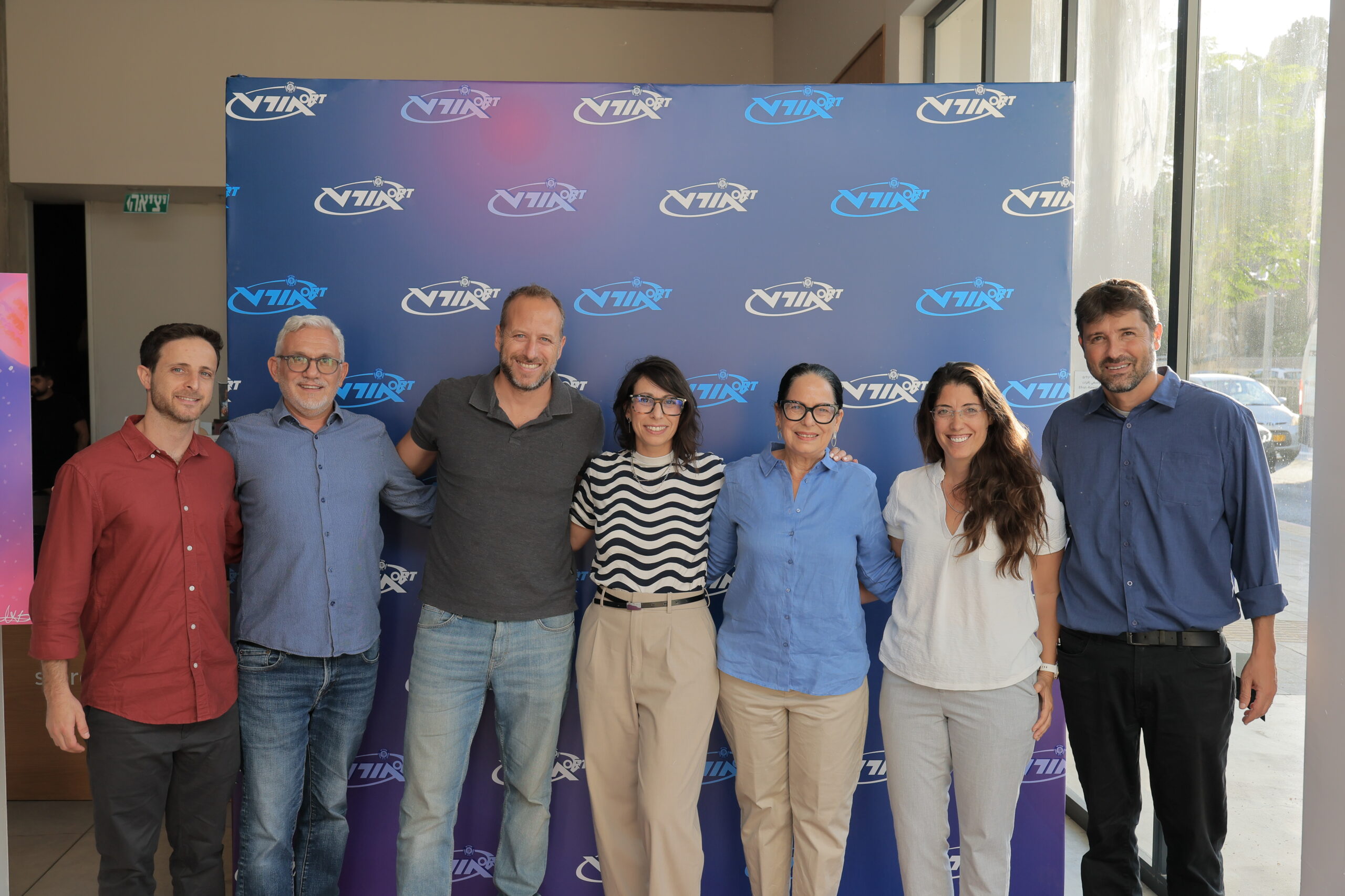 מנכ"ל אורט עם השותפים מהג'וינט ומחברת Deloitte 