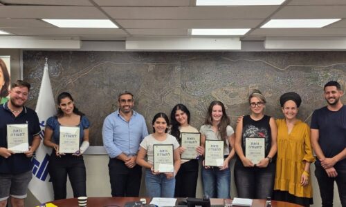 מילה במקום – תלמידי אורט במקומות הראשונים בתחרות הכתיבה הגדולה בישראל