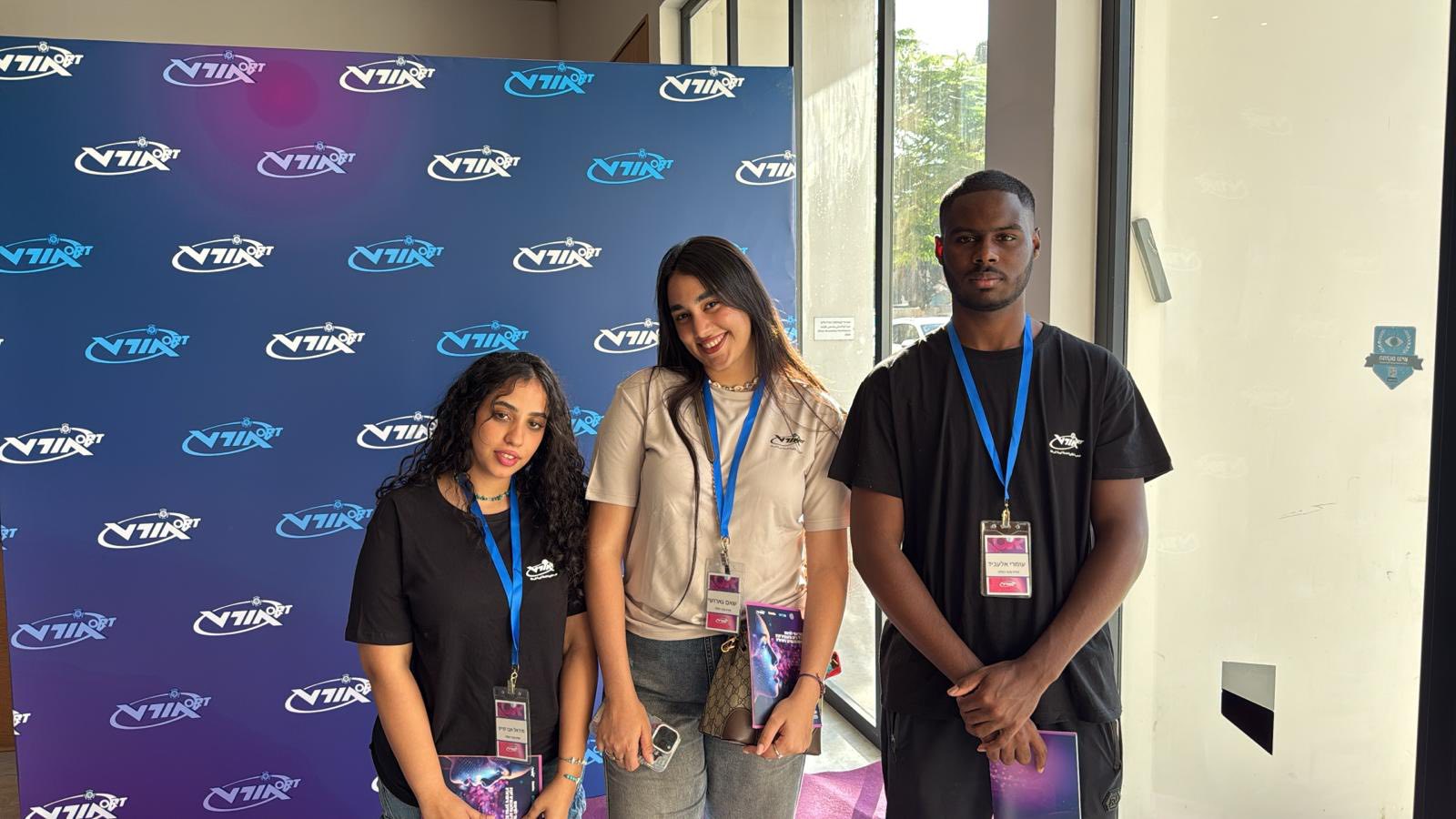 תלמידי י"ב מאורט ערבי רמלה שהשתתפו במעגלי השיח ליצירת הקוד האתי